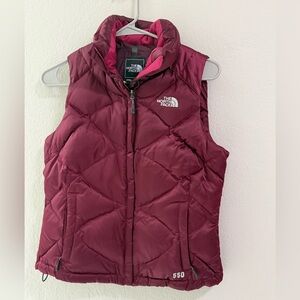 The North Face 550 Down Vest Burgundy Plum Women’s XS